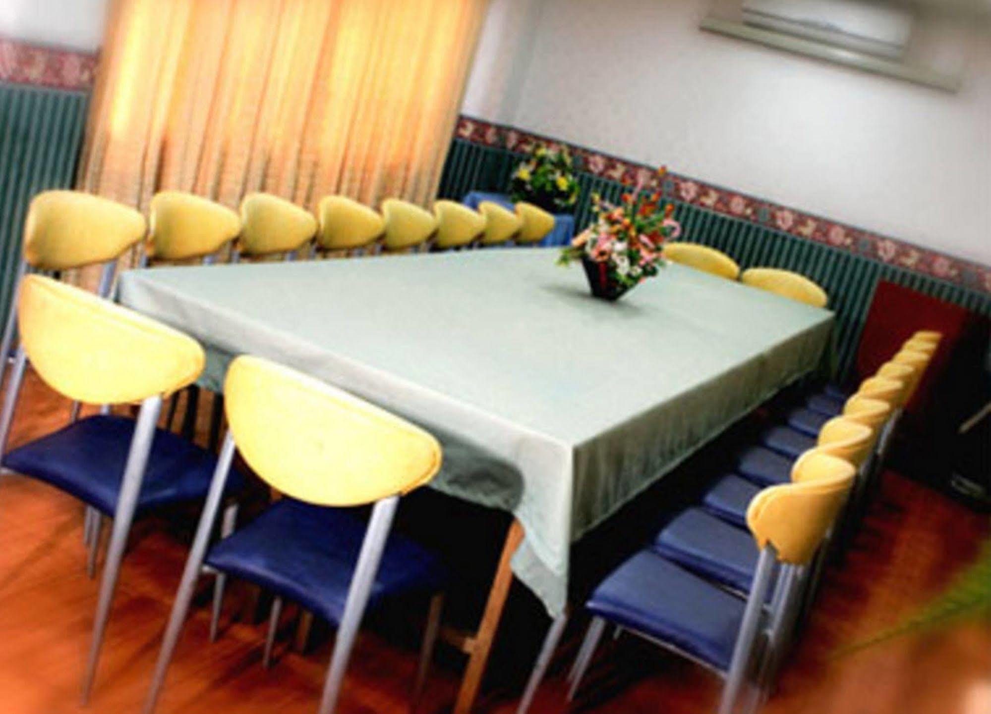 Crown Royale Hotel Balanga Exterior photo