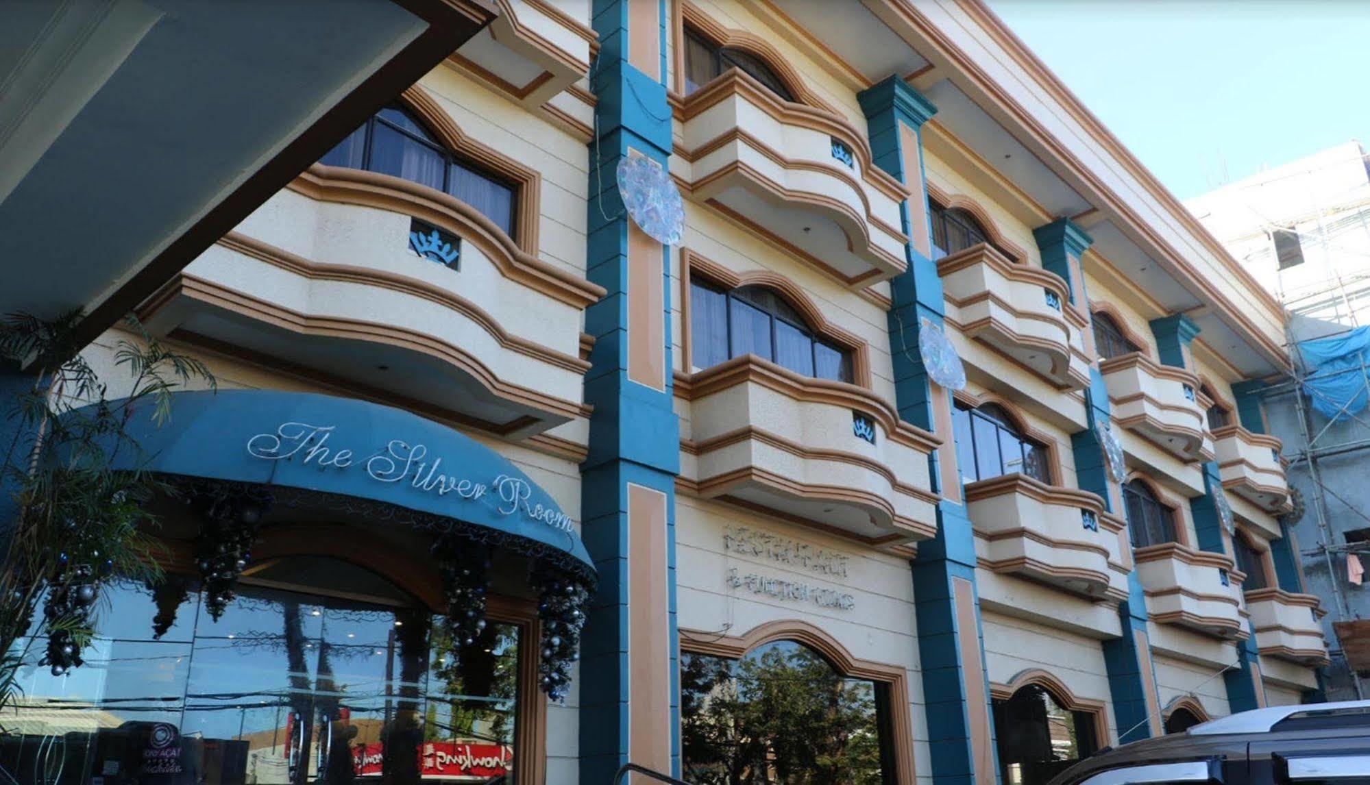 Crown Royale Hotel Balanga Exterior photo